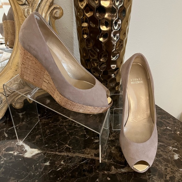 Stuart Weitzman Tan Suede Peep Toe Platform Sandals. Size 7.5 - Picture 6 of 6